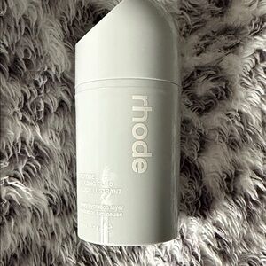 RHODE White Peptide Glazing Fluid Bottle
